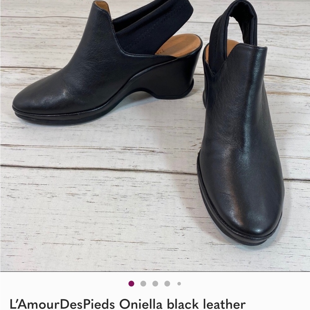 L’AmourDesPieds Oniella black leather sling wedges